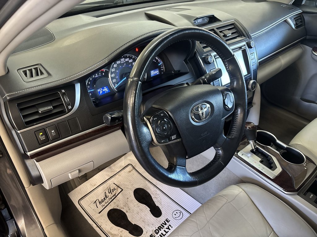 2014 Toyota Camry XLE in Saint John, New Brunswick - 16 - w1024h768px