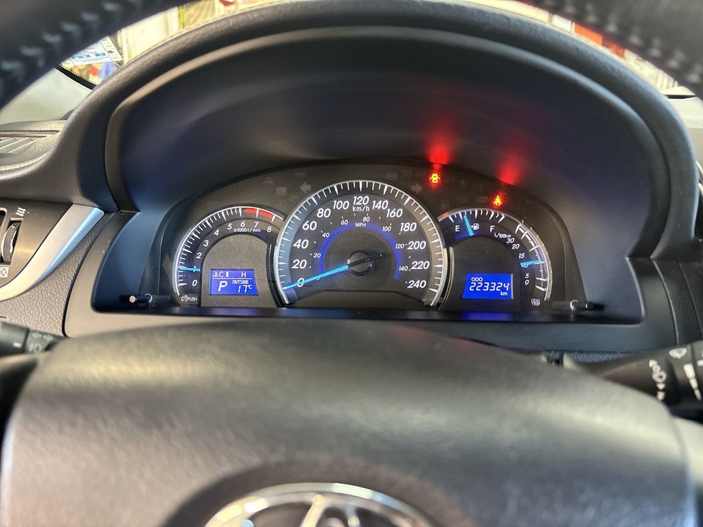 2014 Toyota Camry XLE in Saint John, New Brunswick - 24 - w1024h768px