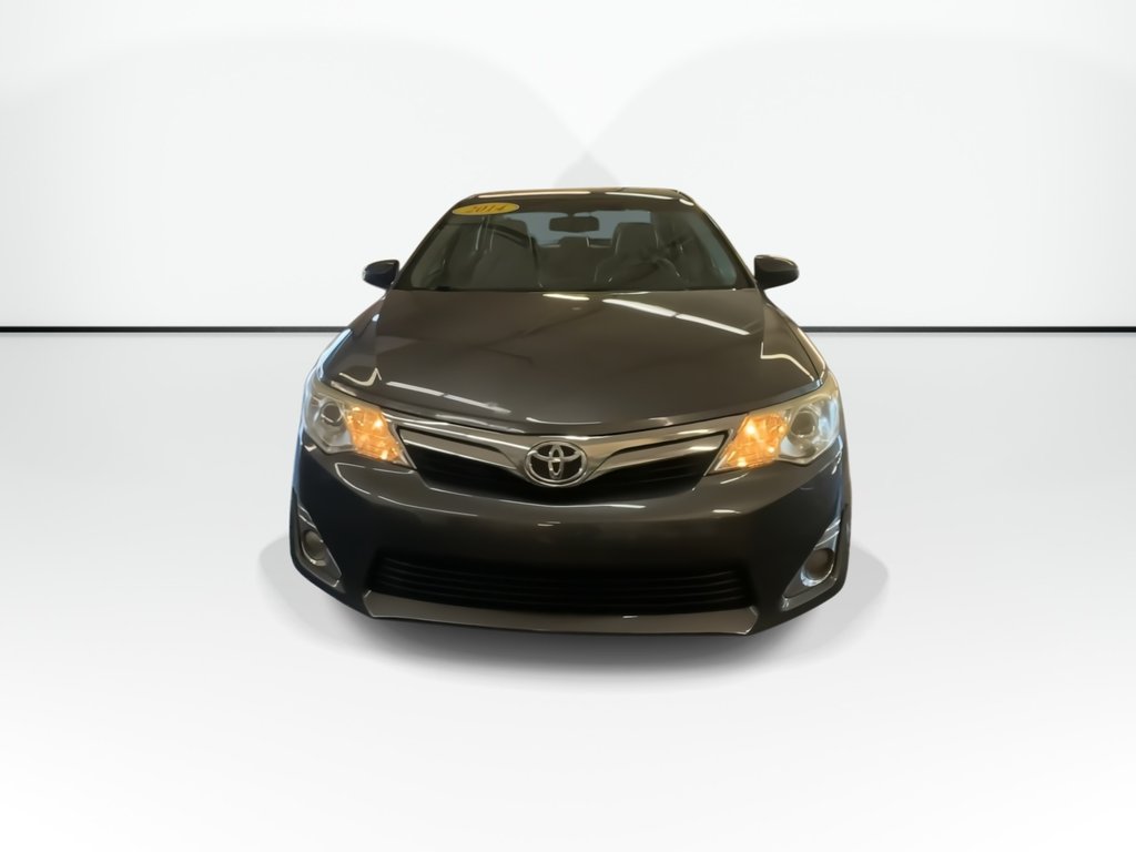 2014 Toyota Camry XLE in Saint John, New Brunswick - 3 - w1024h768px
