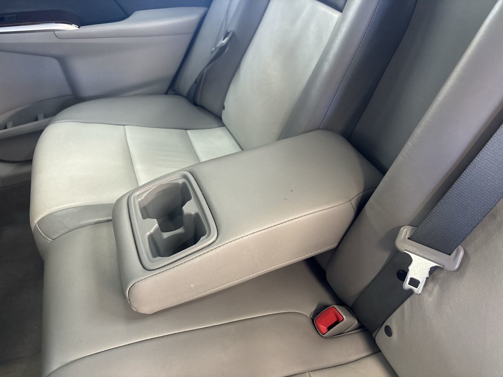 2014 Toyota Camry XLE in Saint John, New Brunswick - 33 - w1024h768px