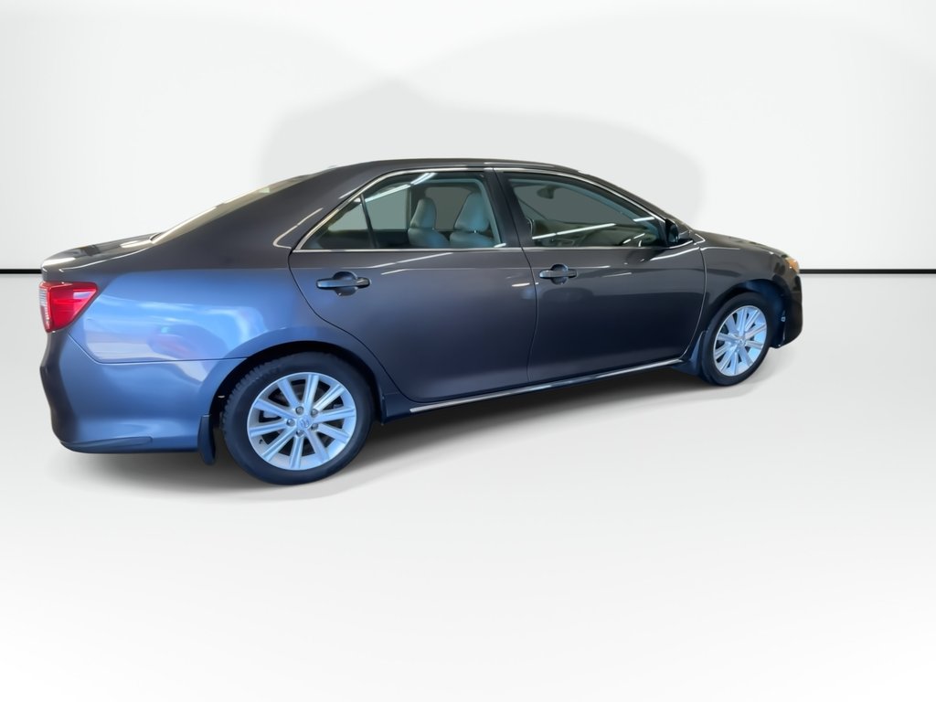 2014 Toyota Camry XLE in Saint John, New Brunswick - 8 - w1024h768px