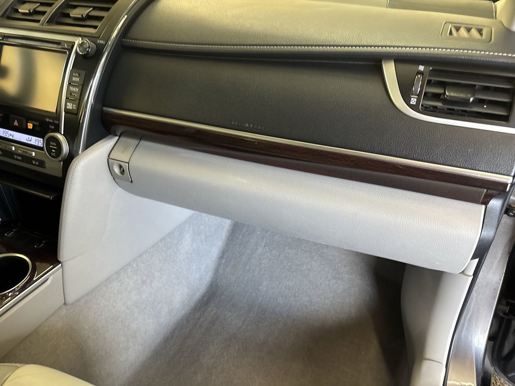 2014 Toyota Camry XLE in Saint John, New Brunswick - 44 - w1024h768px