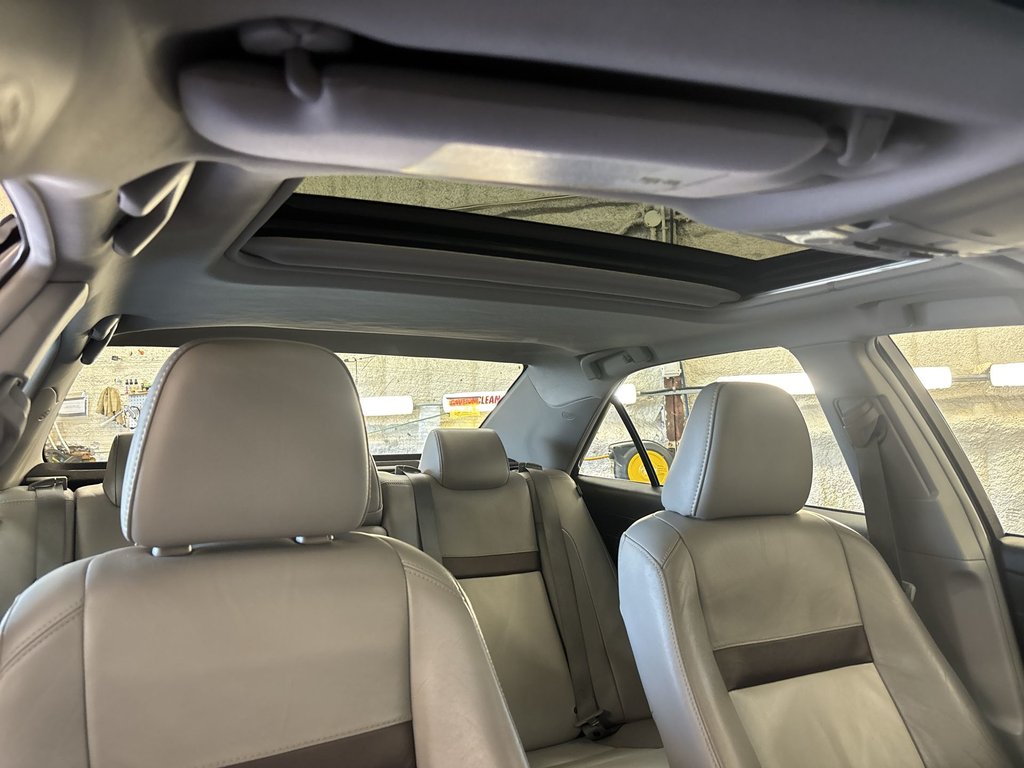 2014 Toyota Camry XLE in Saint John, New Brunswick - 52 - w1024h768px