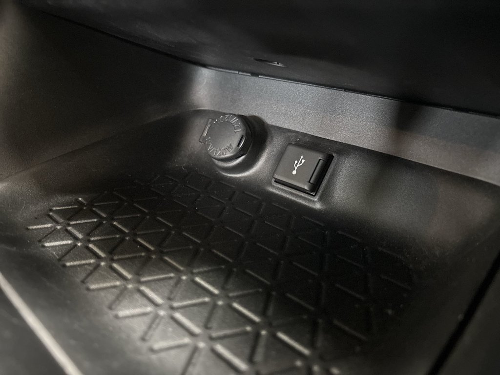 2021 Toyota RAV4 Hybrid LE in Saint John, New Brunswick - 45 - w1024h768px