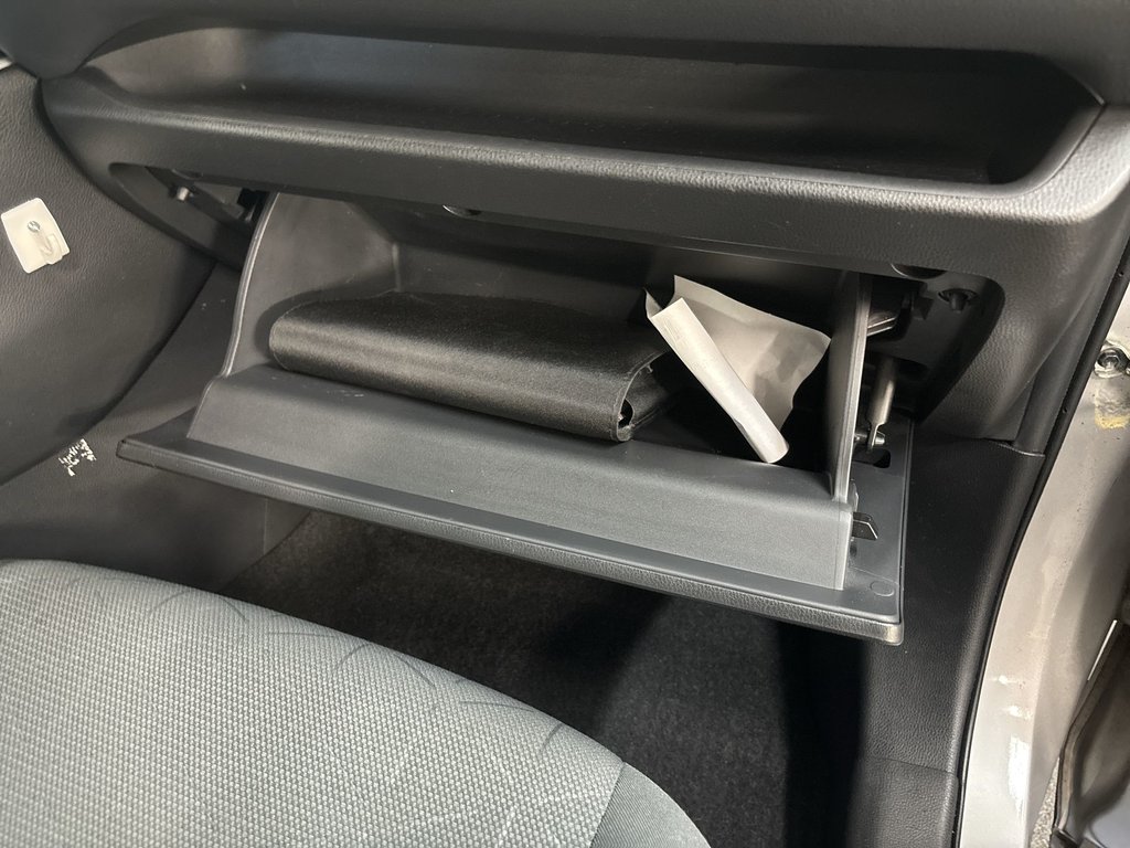 2021 Toyota RAV4 Hybrid LE in Saint John, New Brunswick - 43 - w1024h768px
