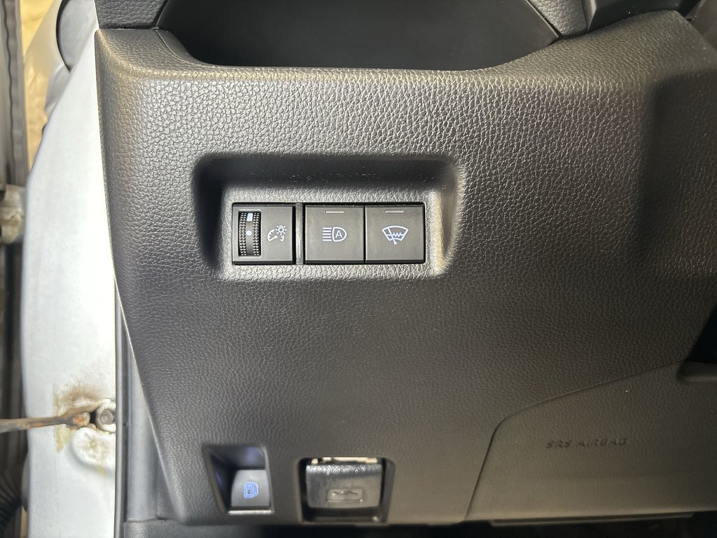 2021 Toyota RAV4 Hybrid LE in Saint John, New Brunswick - 22 - w1024h768px