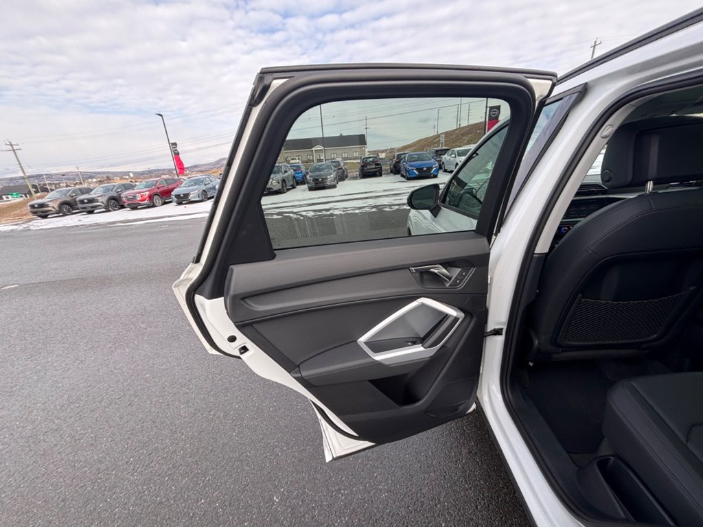 2022 Audi Q3 Komfort | Leather | Roof | Cam | Warranty to 2025 in Saint John, New Brunswick - 13 - w1024h768px