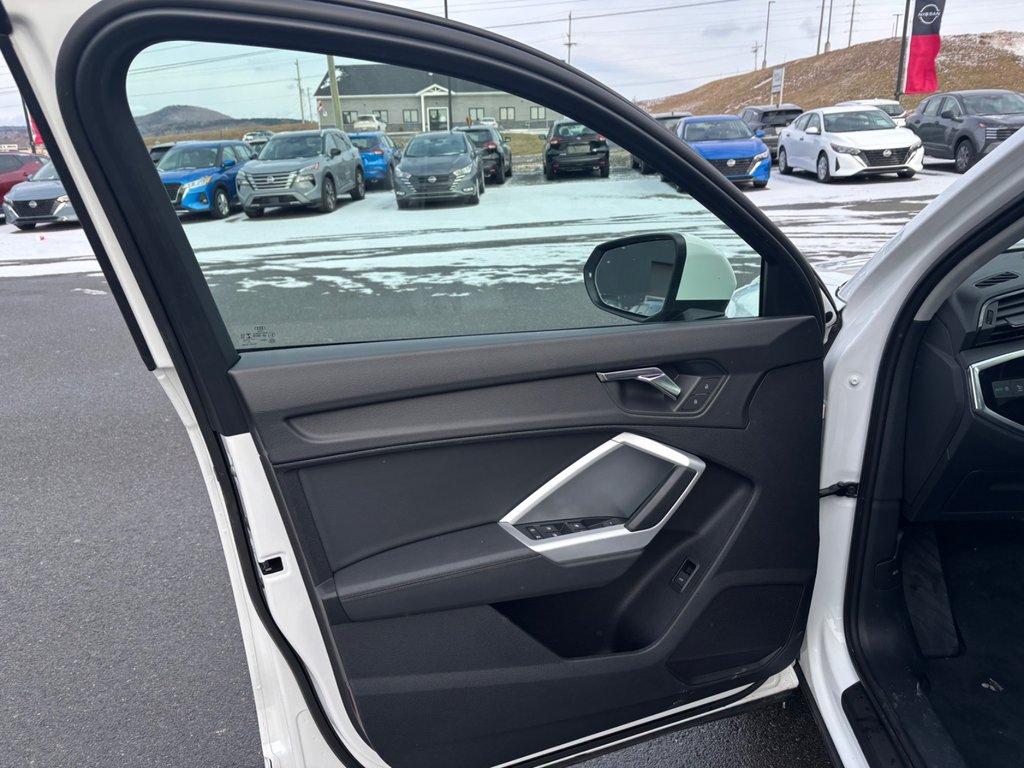 2022 Audi Q3 Komfort | Leather | Roof | Cam | Warranty to 2025 in Saint John, New Brunswick - 12 - w1024h768px