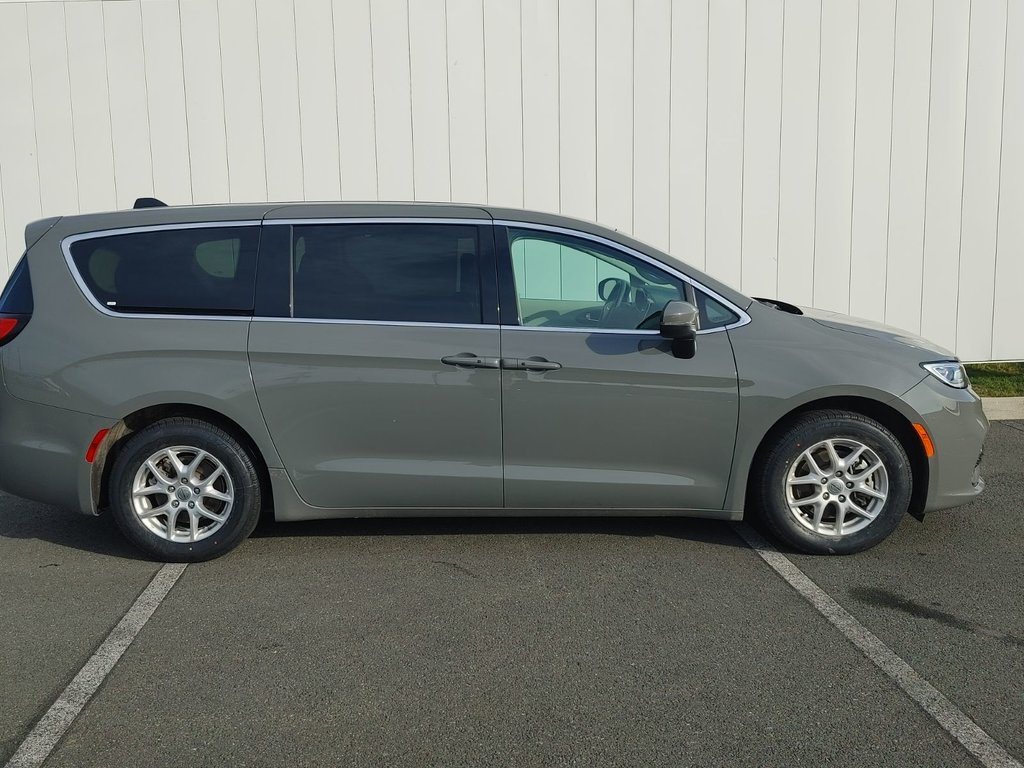 2023 Chrysler Pacifica in Antigonish, Nova Scotia - 7 - w1024h768px