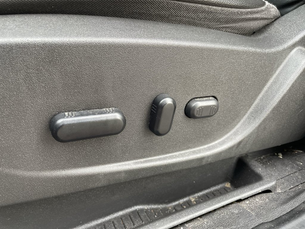 2013 Ford ESCAPE in Antigonish, Nova Scotia - 20 - w1024h768px