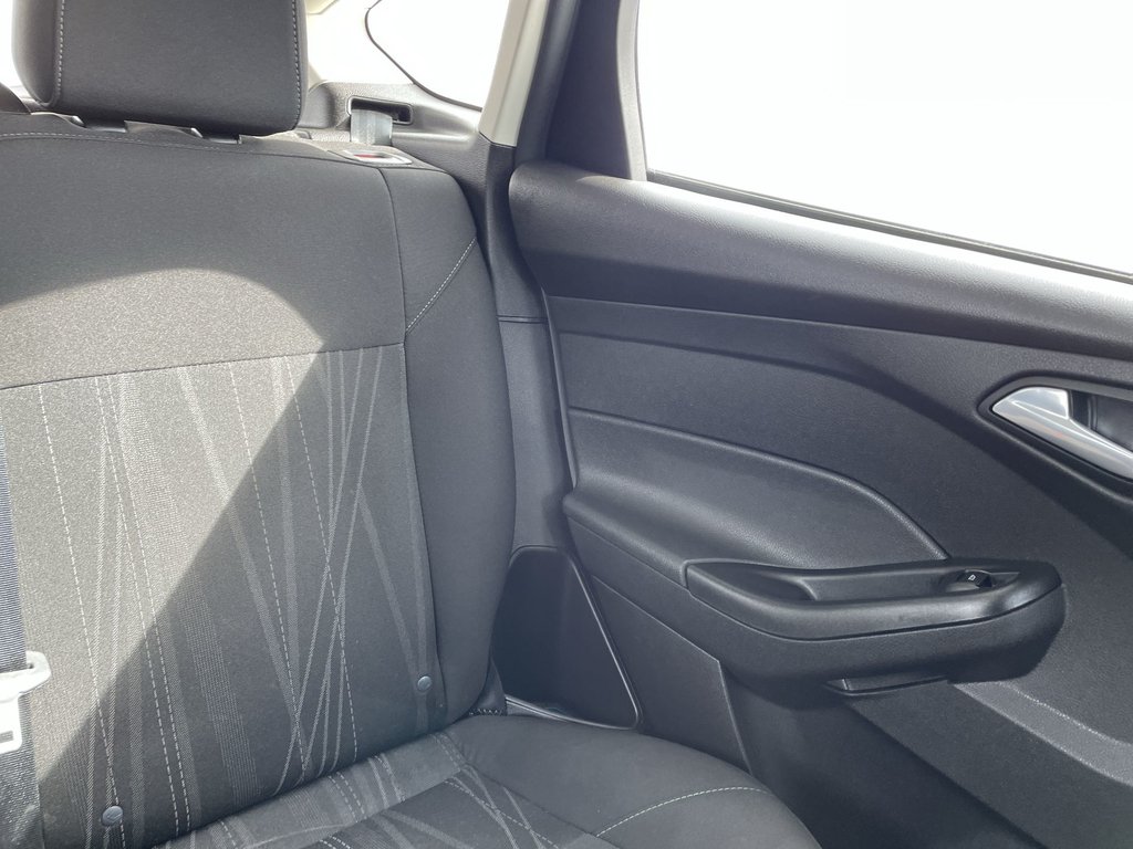 2018 Ford FOCUS SE| backup camera | keyless entry | power windows in Saint John, New Brunswick - 12 - w1024h768px