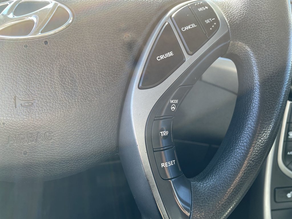 2016 Hyundai ELANTRA SE | Keyless Entry | USB | Power Windows in Saint John, New Brunswick - 27 - w1024h768px