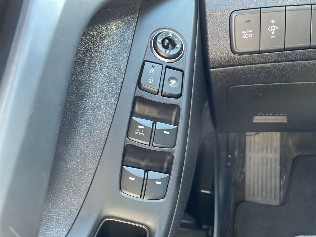 2016 Hyundai ELANTRA SE | Keyless Entry | USB | Power Windows in Saint John, New Brunswick - 21 - w1024h768px
