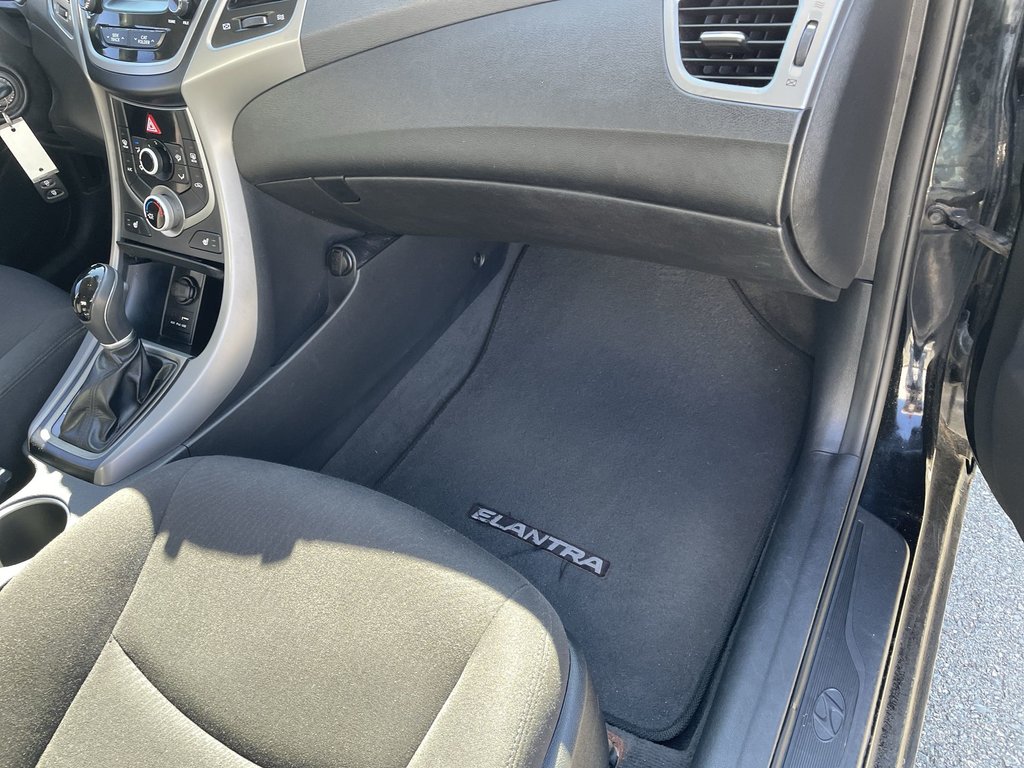2016 Hyundai ELANTRA SE | Keyless Entry | USB | Power Windows in Saint John, New Brunswick - 50 - w1024h768px