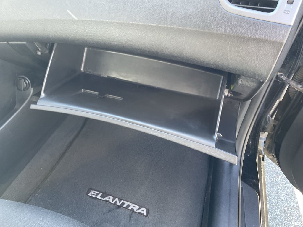 2016 Hyundai ELANTRA SE | Keyless Entry | USB | Power Windows in Saint John, New Brunswick - 49 - w1024h768px