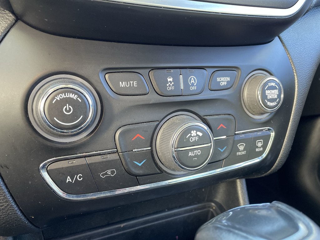 2021 Jeep CHEROKEE TRAILHA | LEATHER | HTD FRONT SEATS | REMOTE START in Saint John, New Brunswick - 33 - w1024h768px