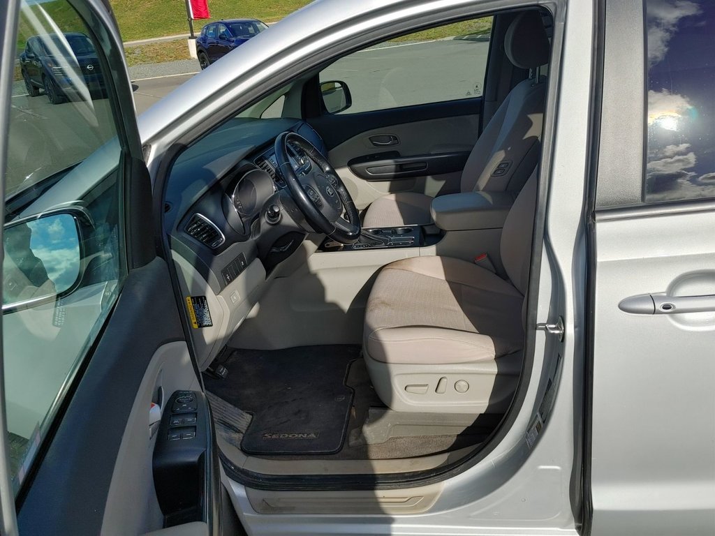 2020 Kia Sedona in Antigonish, Nova Scotia - 10 - w1024h768px