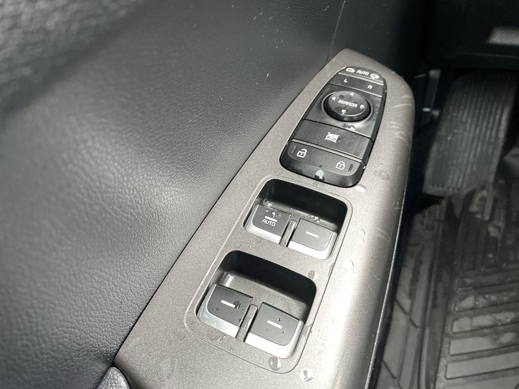 2022 Kia Sportage in Antigonish, Nova Scotia - 21 - w1024h768px