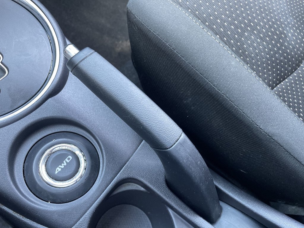 Mitsubishi RVR SE | Keyless | Heated Seats | Back up Cam 2016 à Saint John, Nouveau-Brunswick - 36 - w1024h768px