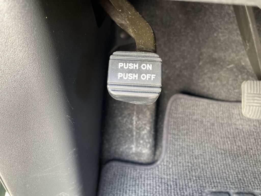 2022 Nissan FRONTIER PRO-4X | 360 Cam | Heated | Sunroof | Keyless in Saint John, New Brunswick - 36 - w1024h768px