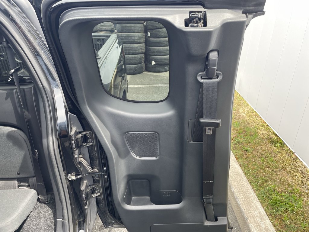 2022 Nissan FRONTIER in Antigonish, Nova Scotia - 41 - w1024h768px
