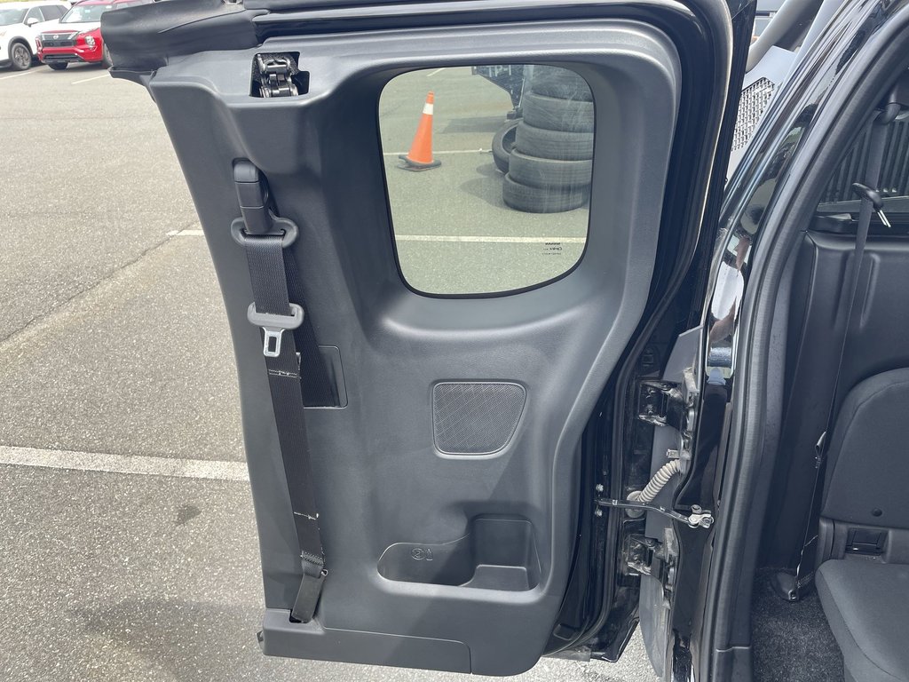 2022 Nissan FRONTIER in Antigonish, Nova Scotia - 47 - w1024h768px