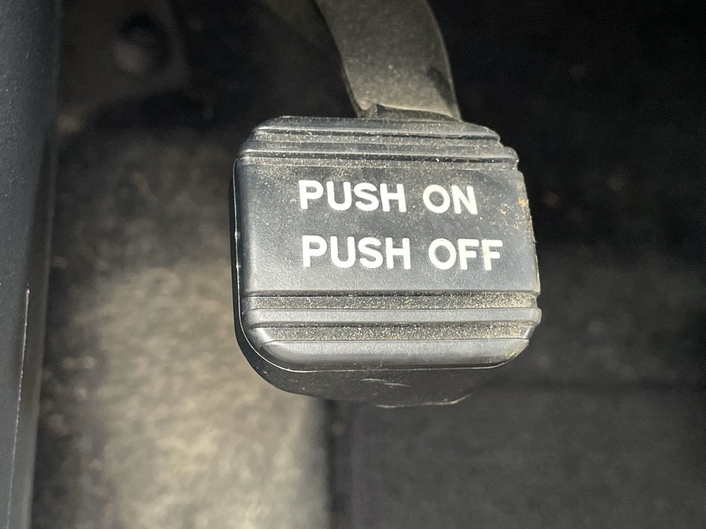 2022 Nissan FRONTIER in Antigonish, Nova Scotia - 36 - w1024h768px