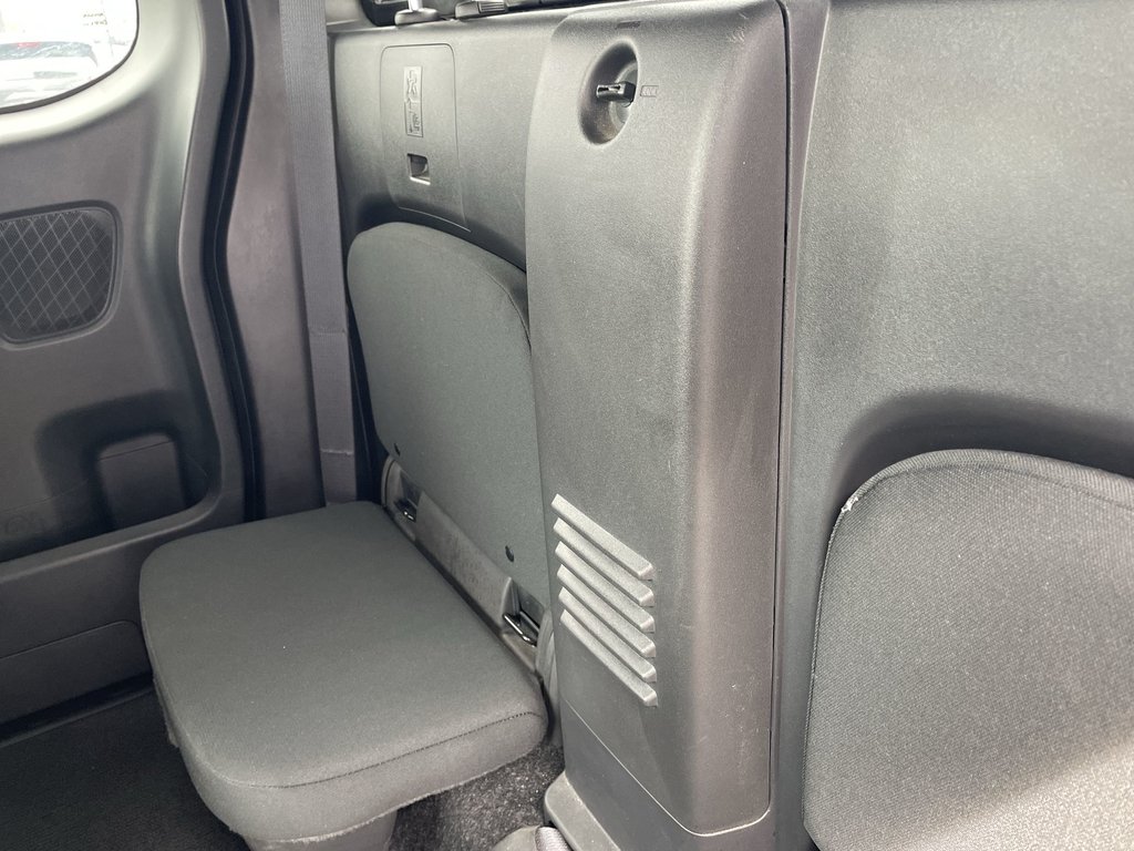 2022 Nissan FRONTIER in Antigonish, Nova Scotia - 39 - w1024h768px