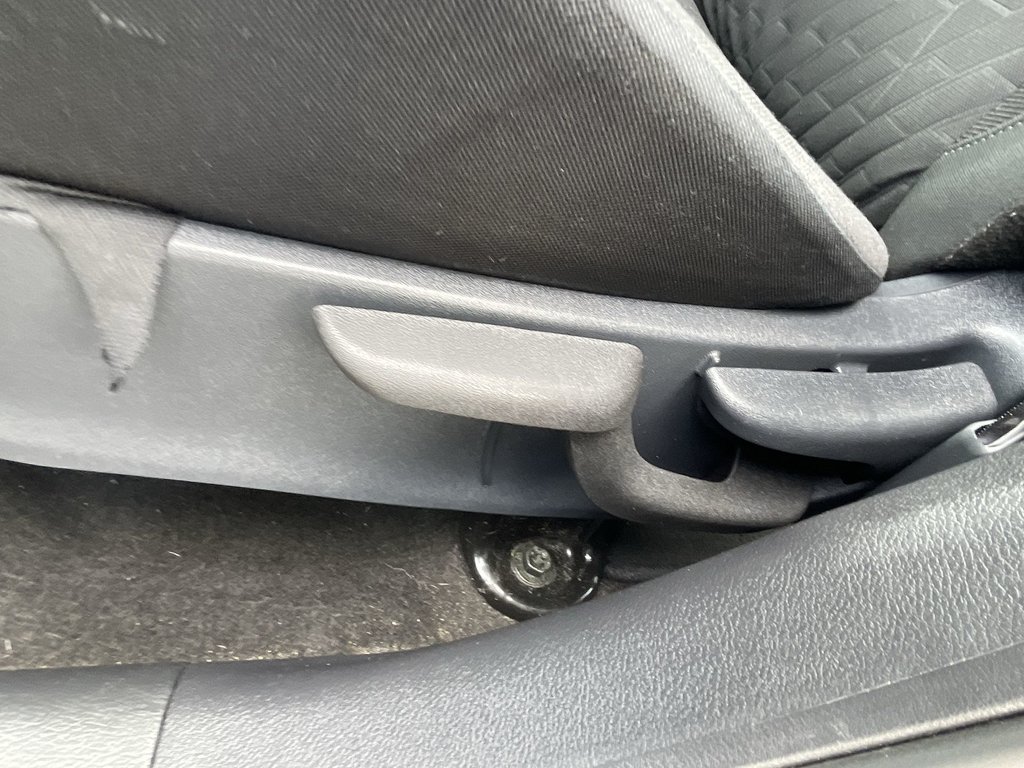 2025 Nissan KICKS PLAY SV | Backup Cam | USB | Keyless | Warranty to 2030 in Saint John, New Brunswick - 20 - w1024h768px