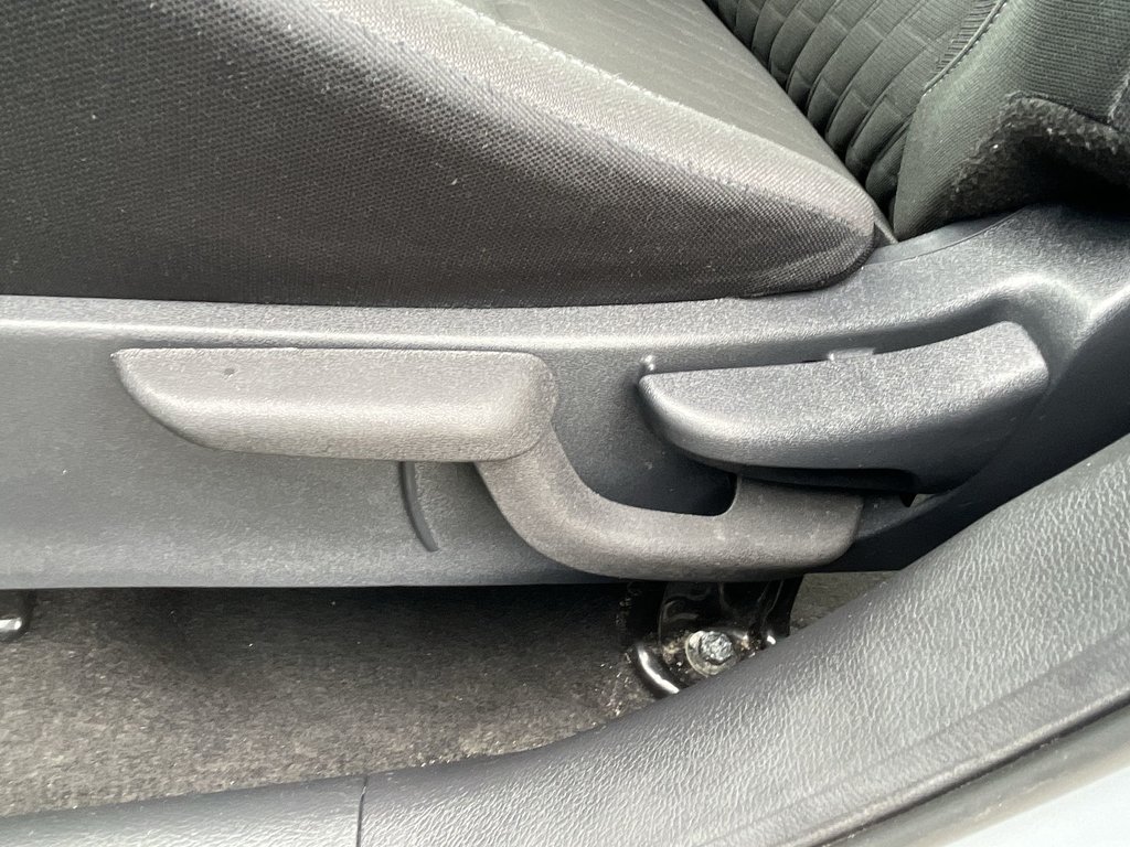2025 Nissan Kicks Play in Antigonish, Nova Scotia - 20 - w1024h768px