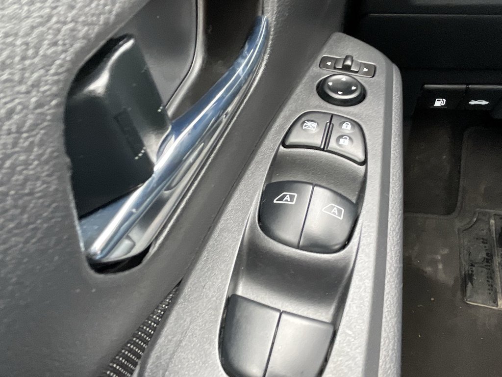 2025 Nissan Kicks Play in Antigonish, Nova Scotia - 21 - w1024h768px