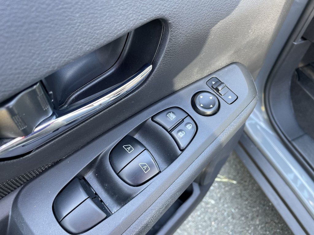 2025 Nissan KICKS PLAY SV | Backup Cam | USB | Keyless | Warranty to 2030 in Saint John, New Brunswick - 21 - w1024h768px