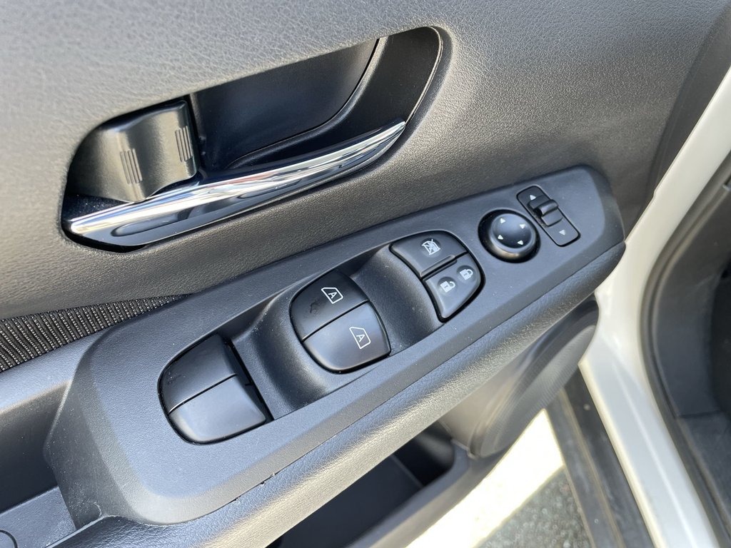 2025 Nissan Kicks Play in Antigonish, Nova Scotia - 21 - w1024h768px