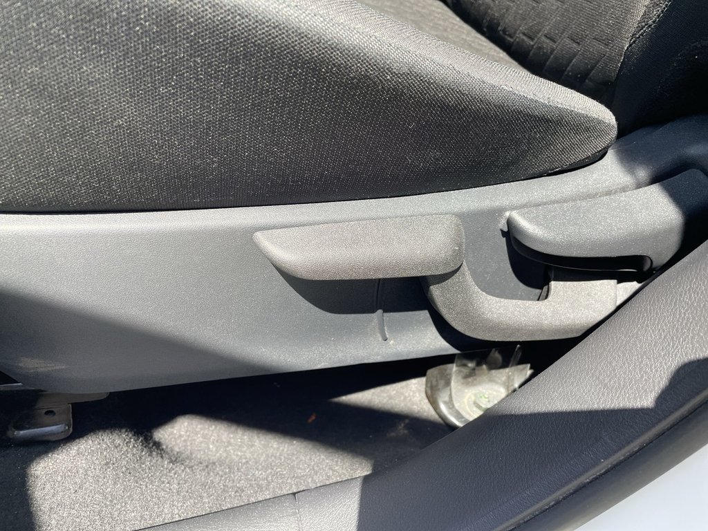 2025 Nissan Kicks Play in Antigonish, Nova Scotia - 20 - w1024h768px