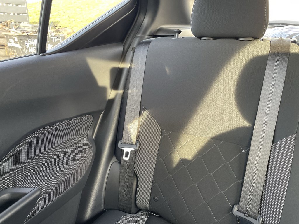 2018 Nissan KICKS S | Backup Cam | USB | Keyless in Saint John, New Brunswick - 14 - w1024h768px