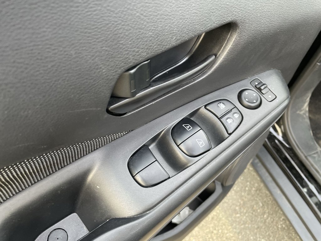 2018 Nissan KICKS S | Backup Cam | USB | Keyless in Saint John, New Brunswick - 21 - w1024h768px