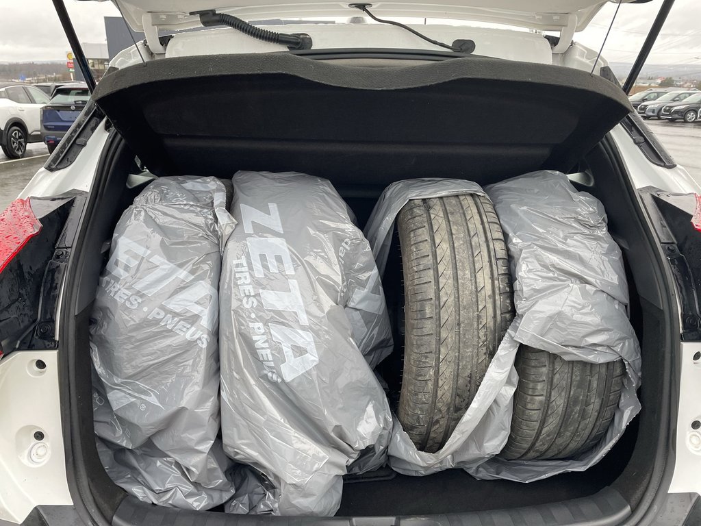 2020 Nissan Kicks in Antigonish, Nova Scotia - 43 - w1024h768px