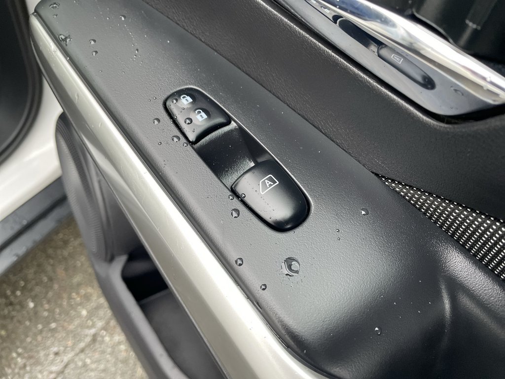 2020 Nissan Kicks in Antigonish, Nova Scotia - 52 - w1024h768px