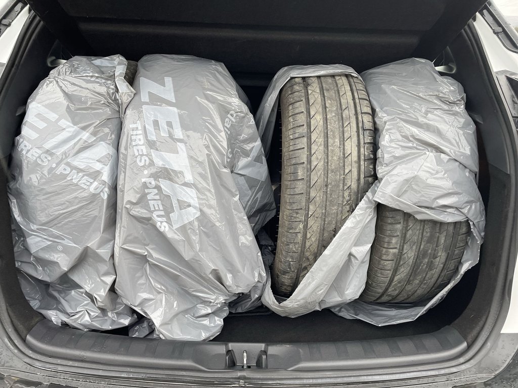 2020 Nissan Kicks in Antigonish, Nova Scotia - 44 - w1024h768px