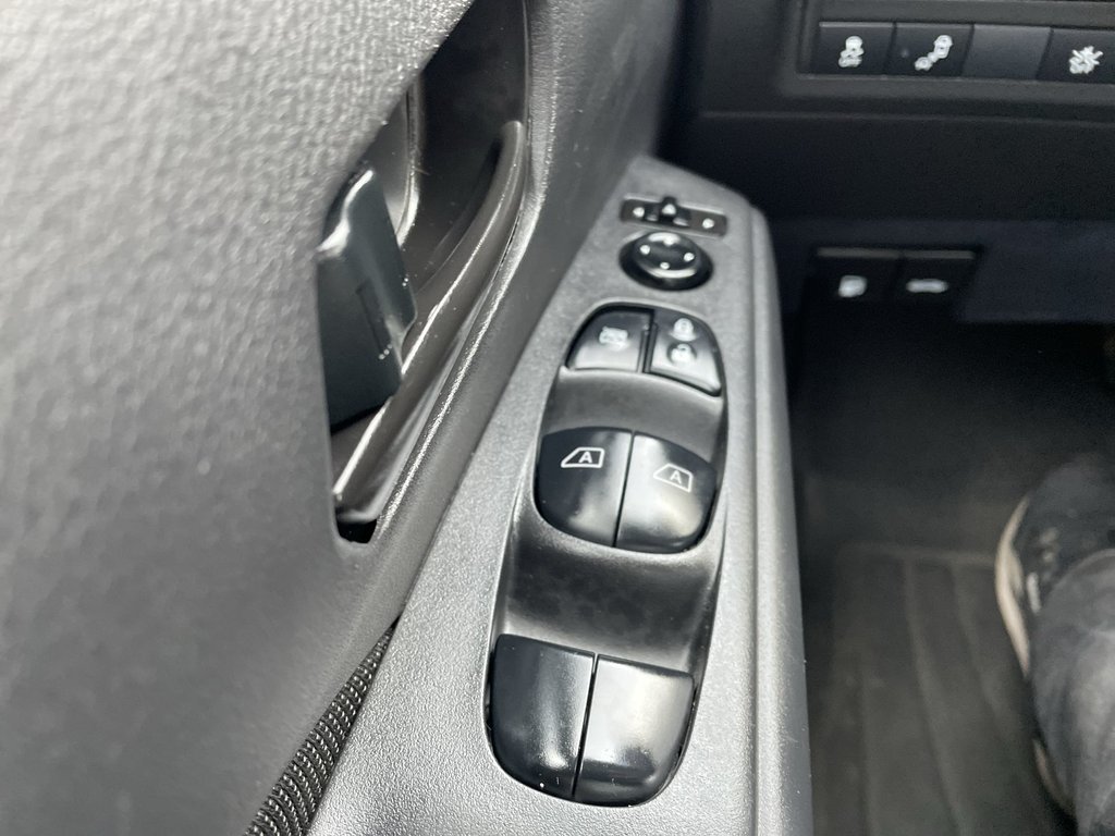 2022 Nissan Kicks in Antigonish, Nova Scotia - 20 - w1024h768px