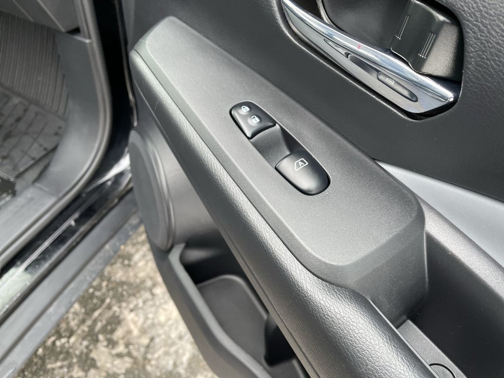 2022 Nissan KICKS SR | Leatherette | Cam | USB | Warranty to 2027 in Saint John, New Brunswick - 52 - w1024h768px