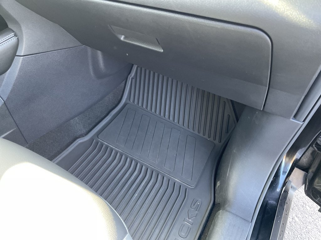 2024 Nissan Kicks in Antigonish, Nova Scotia - 50 - w1024h768px