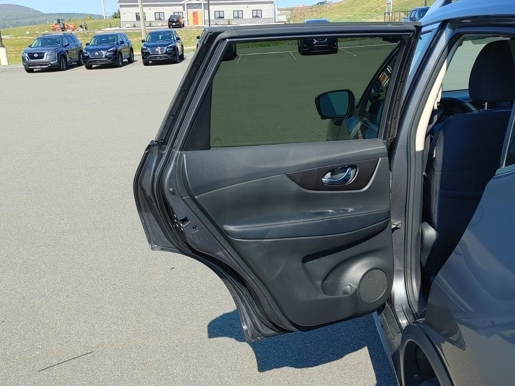 2020  Qashqai SV | Cam | USB | HtdSeats | Warranty to 2026 in Saint John, New Brunswick - 15 - w1024h768px