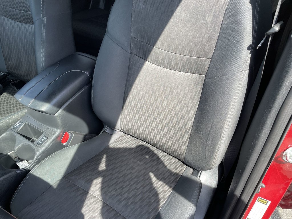 2018 Nissan ROGUE SV | Htd Seats | Backup Cam | USB in Saint John, New Brunswick - 17 - w1024h768px