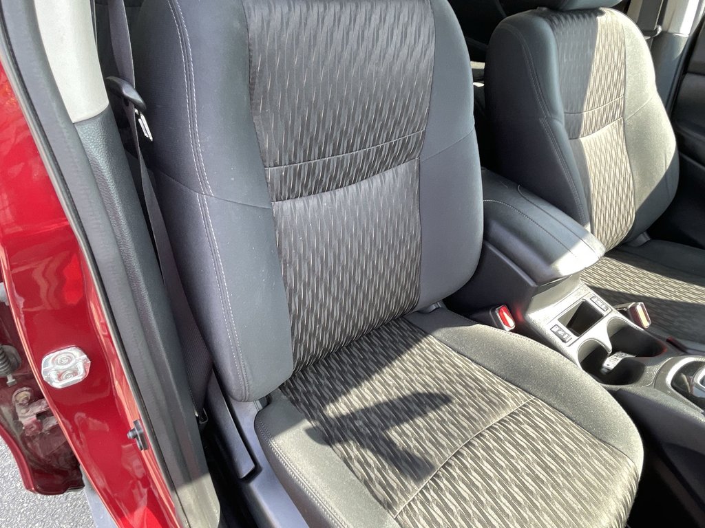 2018 Nissan ROGUE SV | Htd Seats | Backup Cam | USB in Saint John, New Brunswick - 48 - w1024h768px
