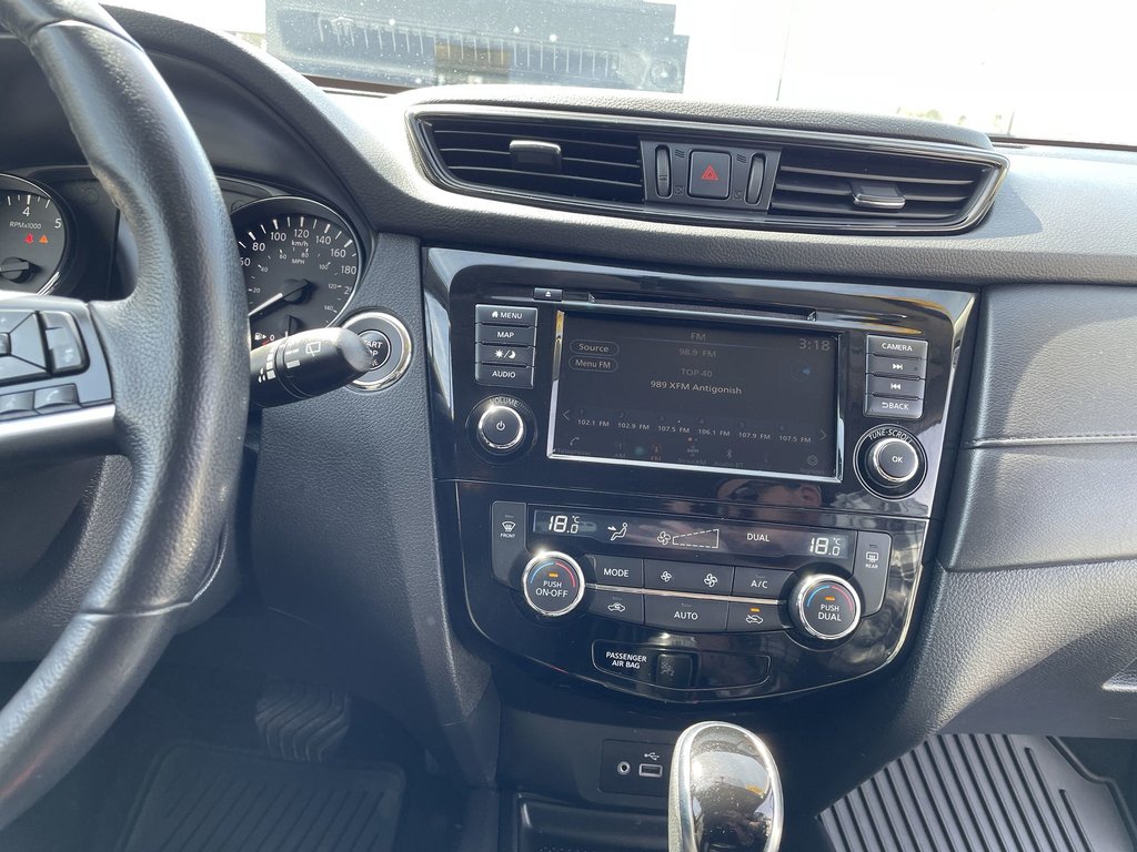 2018 Nissan ROGUE SV | Htd Seats | Backup Cam | USB in Saint John, New Brunswick - 11 - w1024h768px