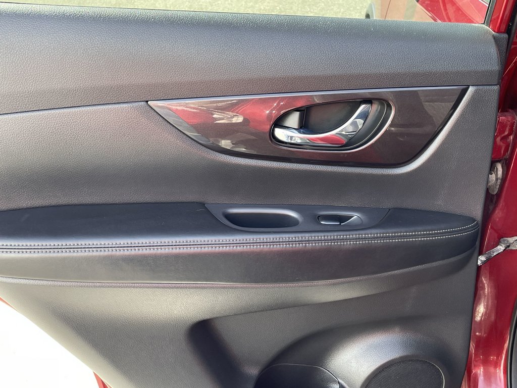 2018 Nissan ROGUE SV | Htd Seats | Backup Cam | USB in Saint John, New Brunswick - 41 - w1024h768px