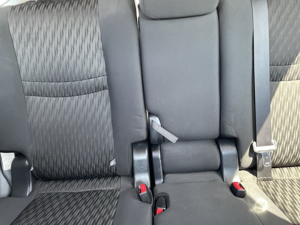 2018 Nissan ROGUE SV | Htd Seats | Backup Cam | USB in Saint John, New Brunswick - 13 - w1024h768px