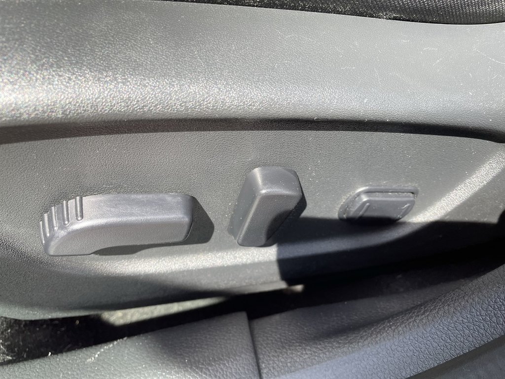 2018 Nissan ROGUE SV | Htd Seats | Backup Cam | USB in Saint John, New Brunswick - 20 - w1024h768px