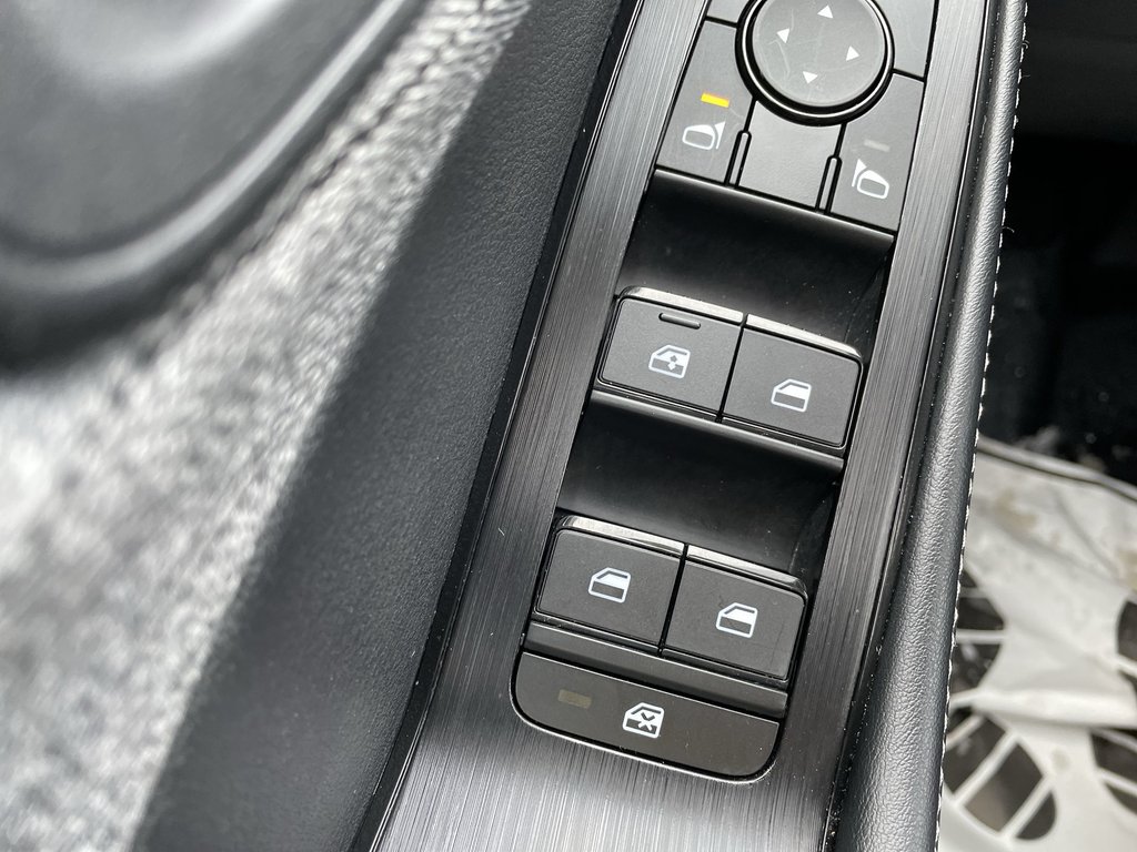 2023 Nissan ROGUE SV MOONROOF |Leather| USB| HtdSeats in Saint John, New Brunswick - 21 - w1024h768px